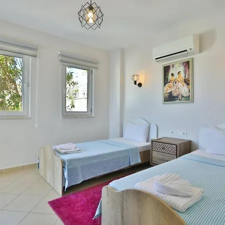 Kalkan Merkezde Deniz Manzaralı Müstakil Villa Lotus