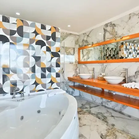Kalkan Merkezde Deniz Manzaralı Müstakil Villa Lotus Kaş